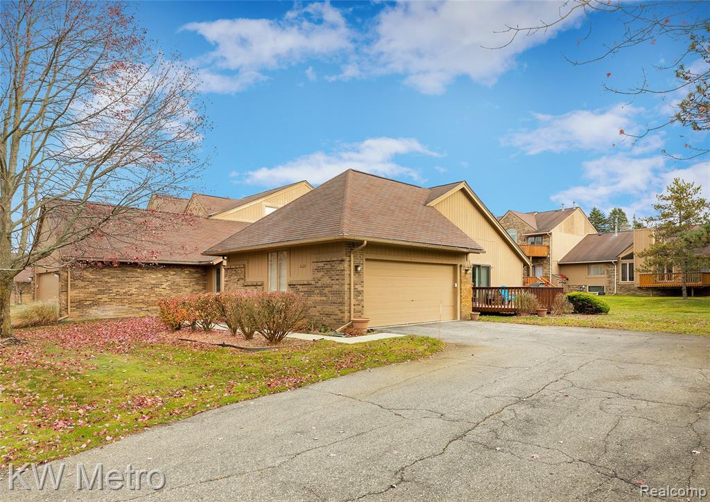 6129 Westbrooke Drive, West Bloomfield, MI — Photo 42