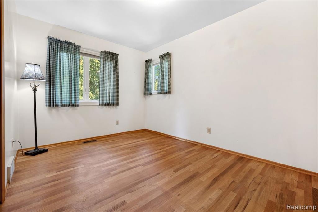 8622 S BYRON Road, Gaines Vlg, MI 48436 — Photo 16