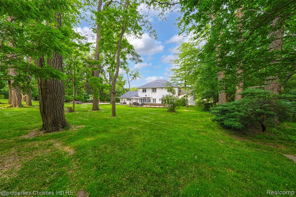 6663 Bloomfield Lane, West Bloomfield, MI — Photo 46