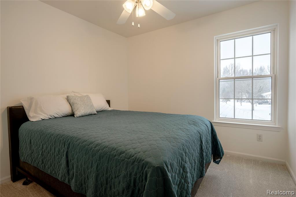 5500 Huntsman Drive, White Lake, MI 48383 — Photo 22
