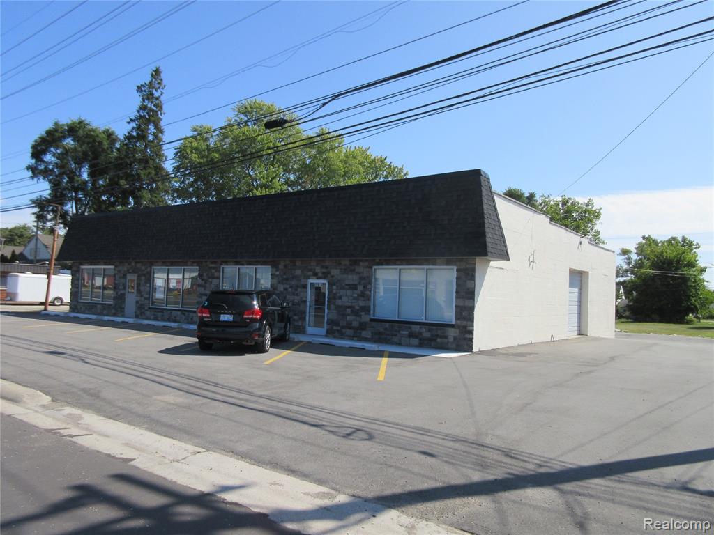 49908 Gratiot Avenue, Chesterfield, MI