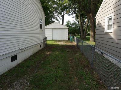 735 Robinwood Drive, Troy, MI 48083 — Photo 19