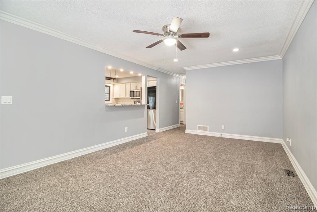 4018 Quillen Avenue, Waterford, MI 48329 — Photo 6