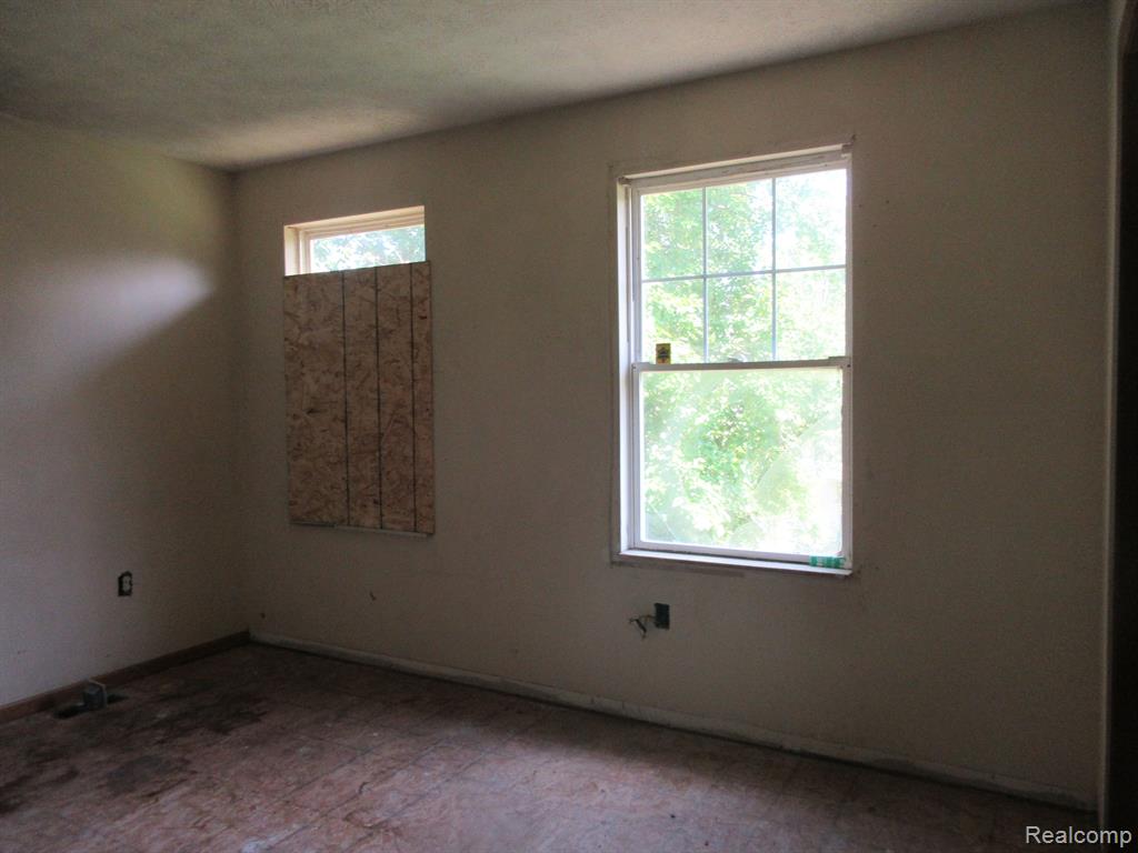 4010 HARDING Street, Detroit, MI 48214 — Photo 13