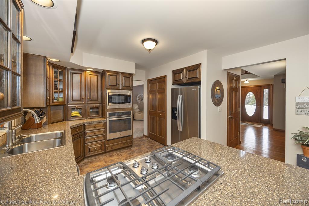 9711 Birch Run, Brighton, MI 48114 — Photo 29