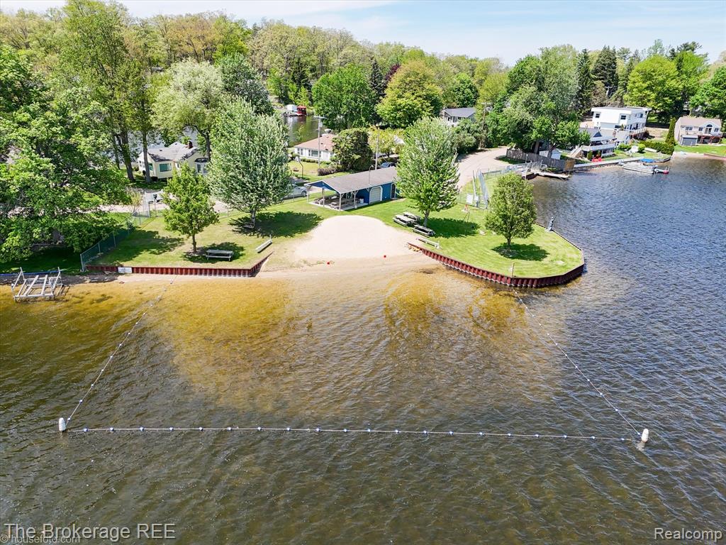 293 Hickory Place Drive, Columbiaville, MI 48421 — Photo 16