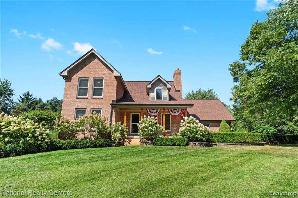 4650 Cooley Lake Road, Commerce Twp, MI 48382 — Photo 2