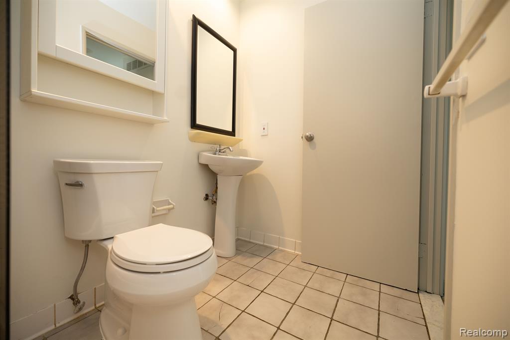 23062 CRANBROOKE Lane, 173, Novi, MI — Photo 19