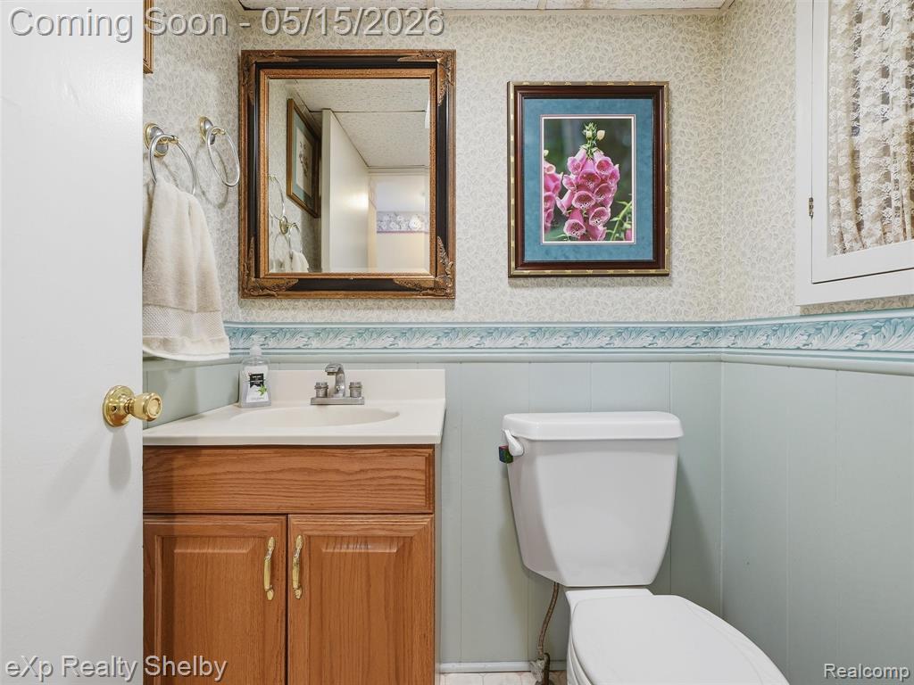 40753 Irval Drive, Sterling Heights, MI 48313 — Photo 15