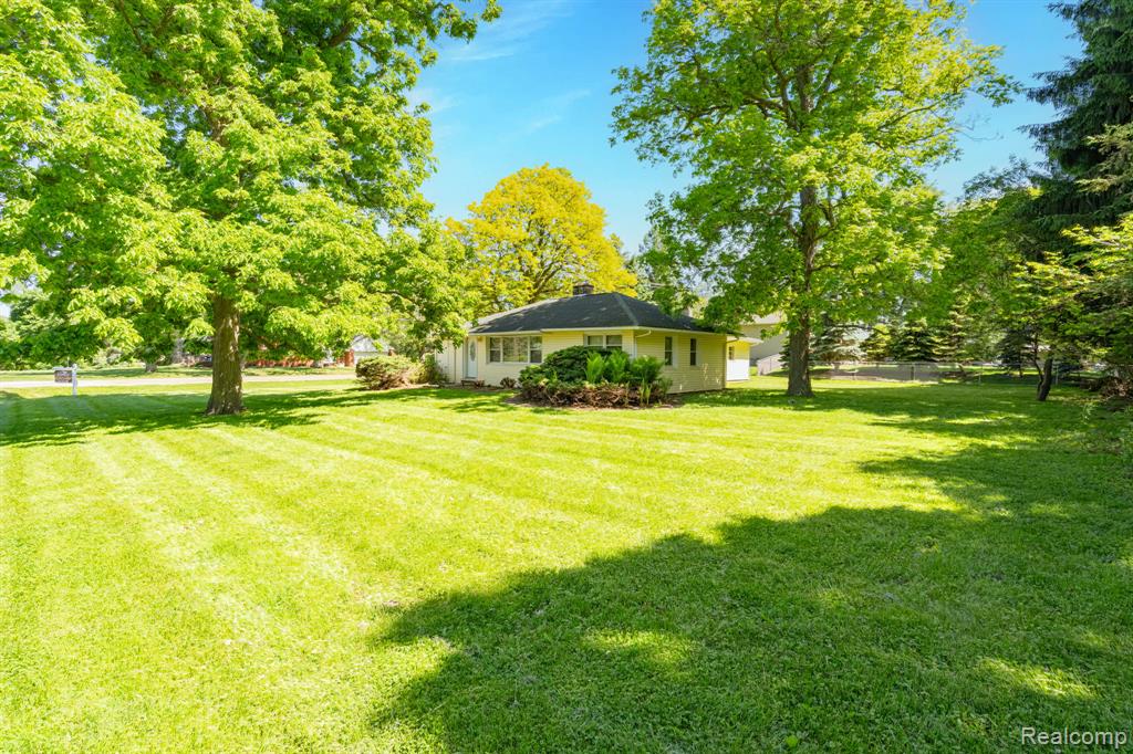 426 Driftwood Avenue, Rochester Hills, MI 48307 — Photo 3
