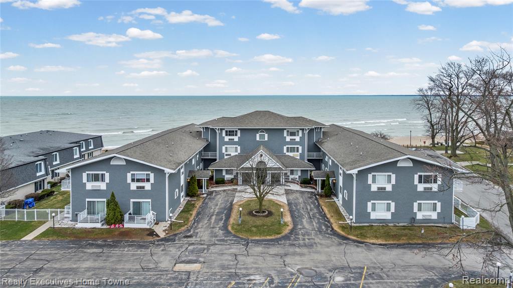 4500 Lakeshore Road, 20, Fort Gratiot, MI 48059 — front exterior