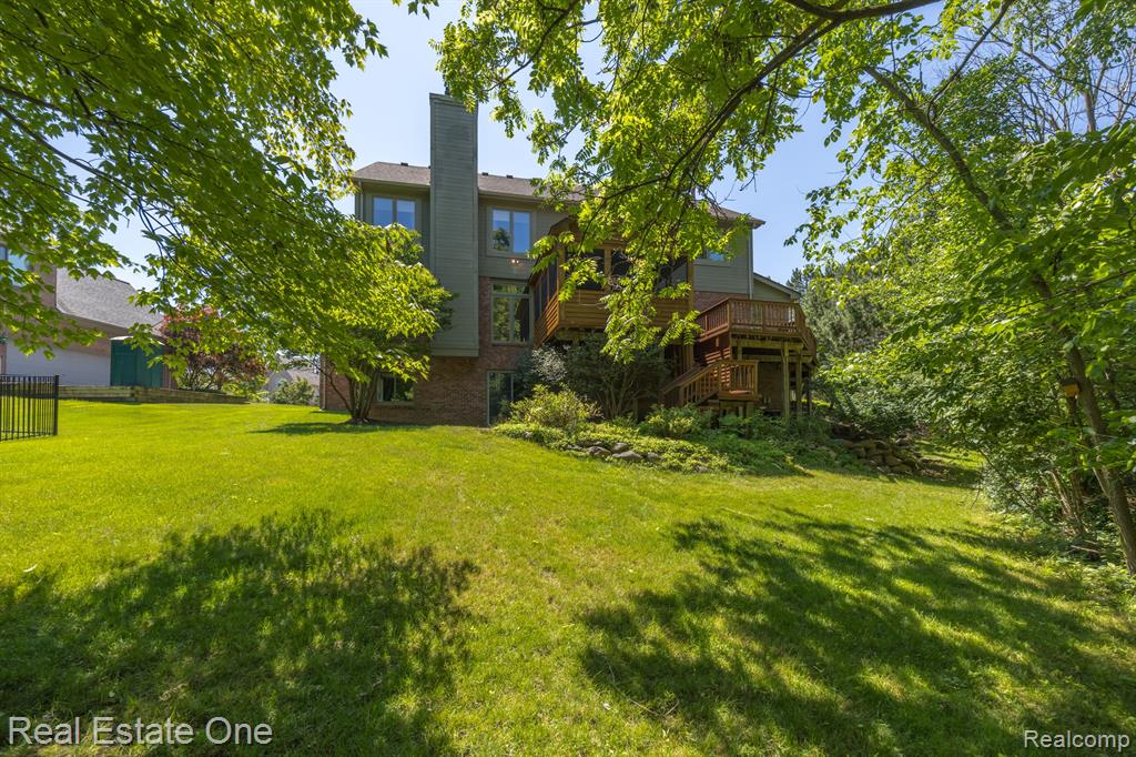6745 CHARING Crossing, West Bloomfield, MI — Photo 75