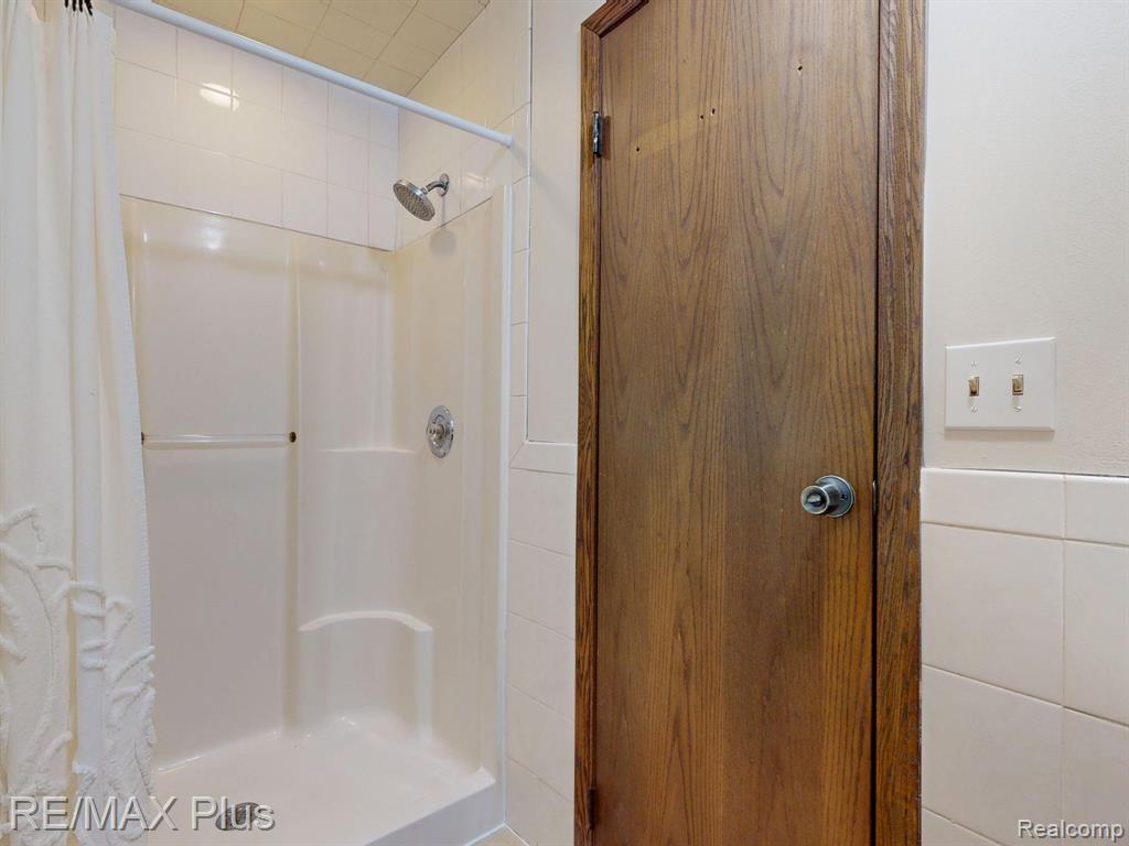 2047 Hickory Drive, Lapeer, MI 48446 — Photo 21