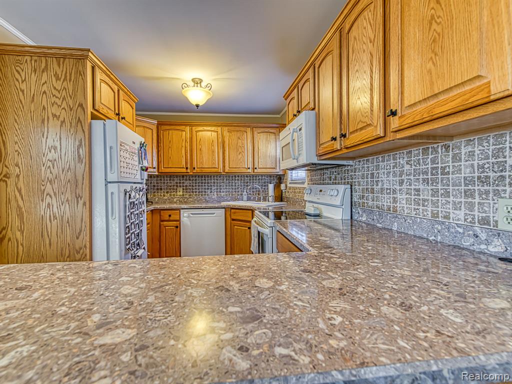 104 Valley Drive, Hudson, MI 49247 — Photo 6