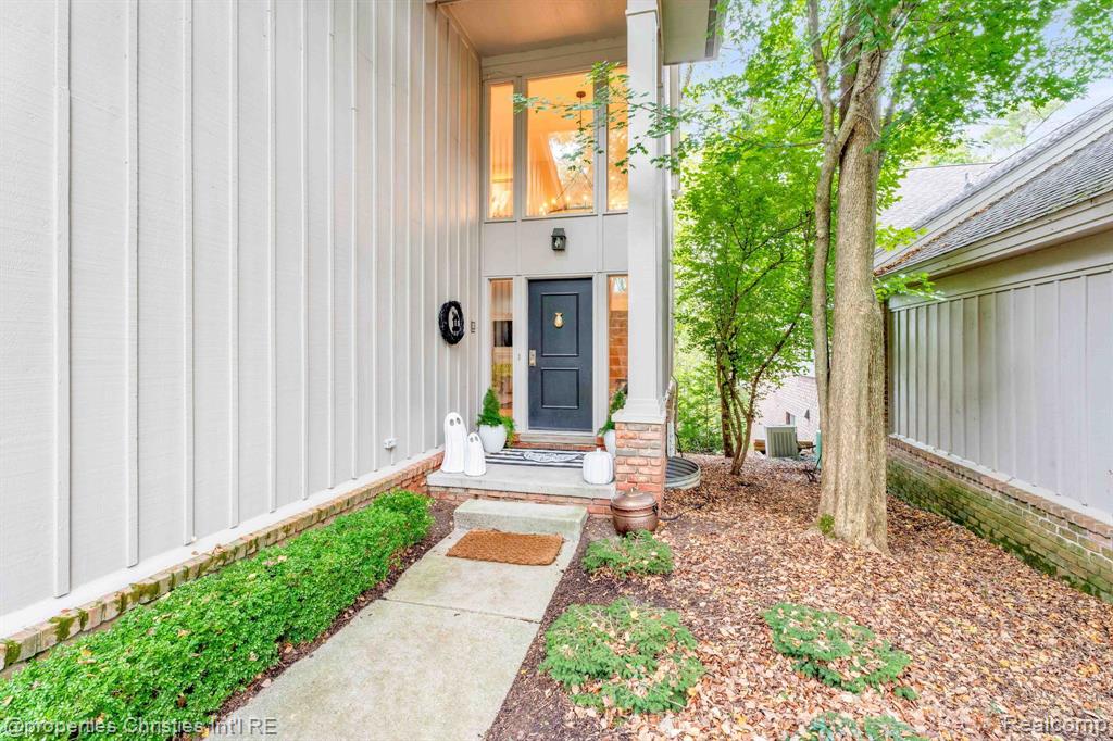4845 CLIFFSIDE Drive, West Bloomfield, MI 48323 — Photo 5