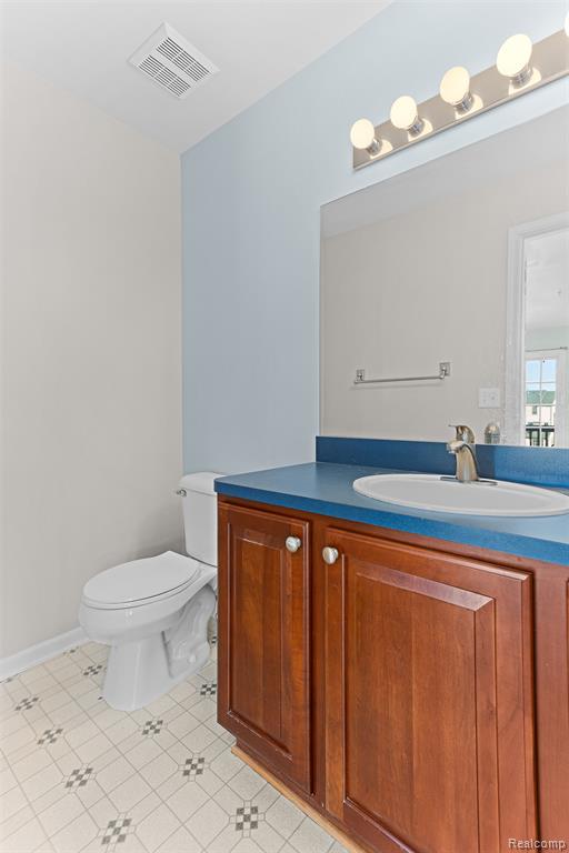 208 Amys Walk, Auburn Hills, MI 48326 — Photo 10