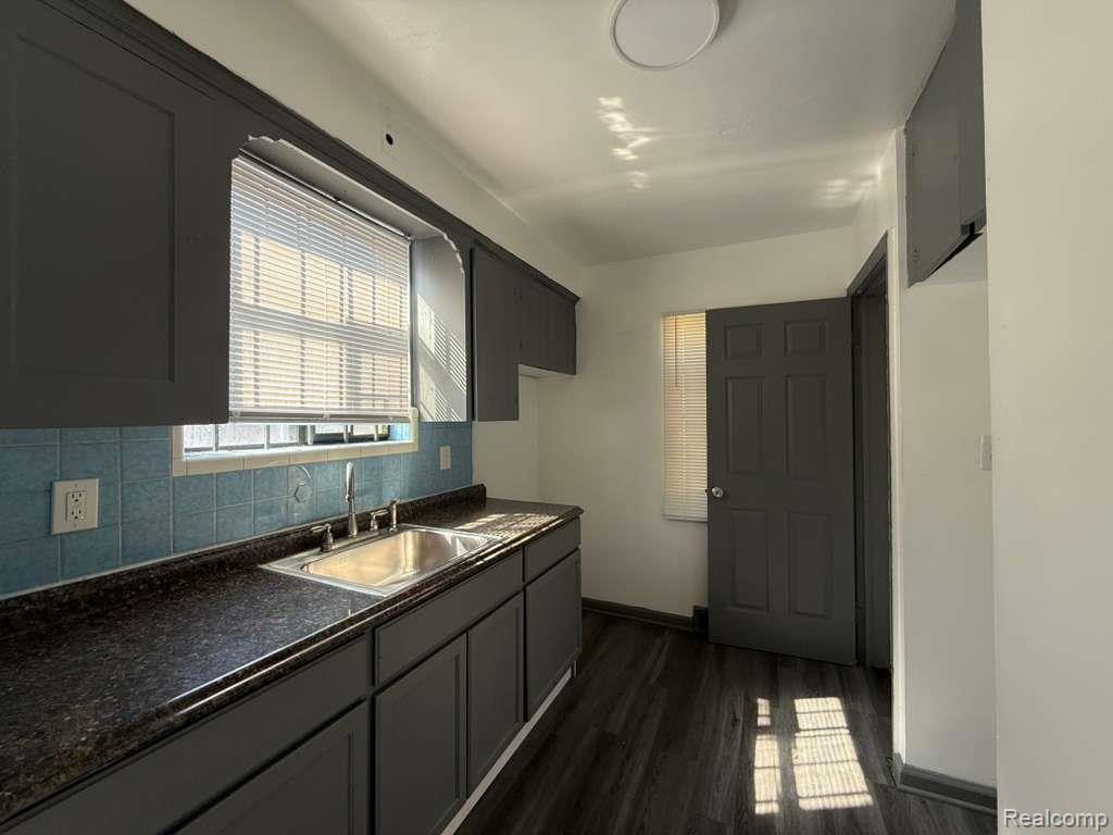 9747 Somerset Avenue, Detroit, MI 48224 — Photo 5