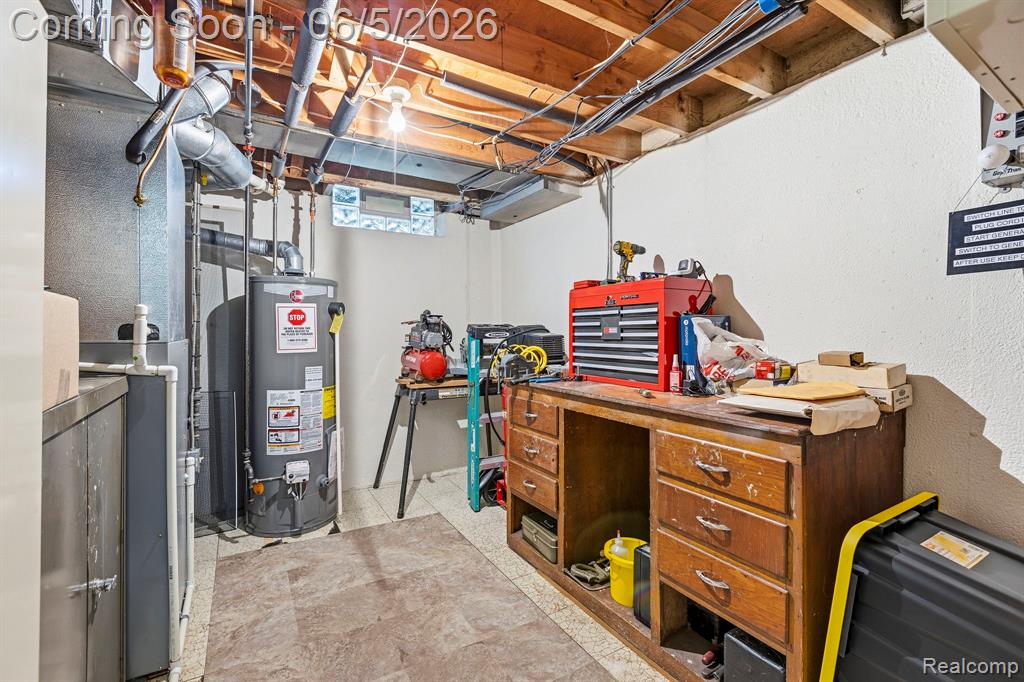 32040 Cambridge Drive, Warren, MI 48093 — Photo 37