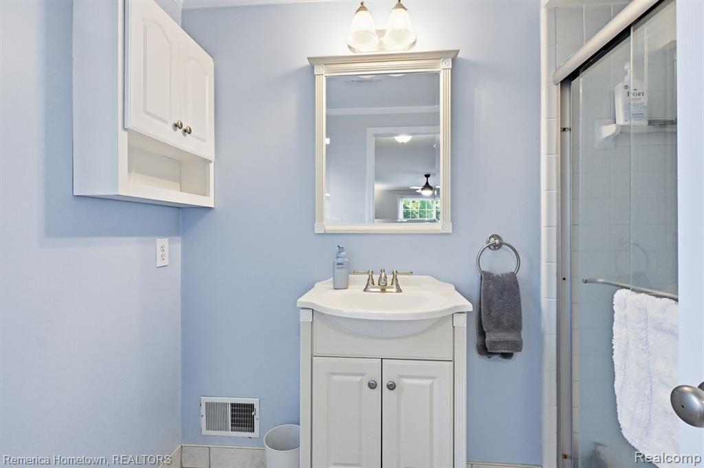 45555 S Turtlehead Court, Plymouth, MI 48170 — Photo 28