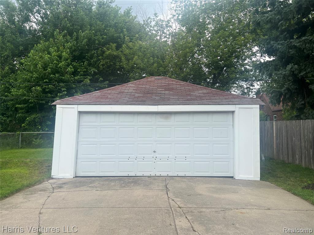 9527 E Outer Drive, Detroit, MI 48213 — Photo 7