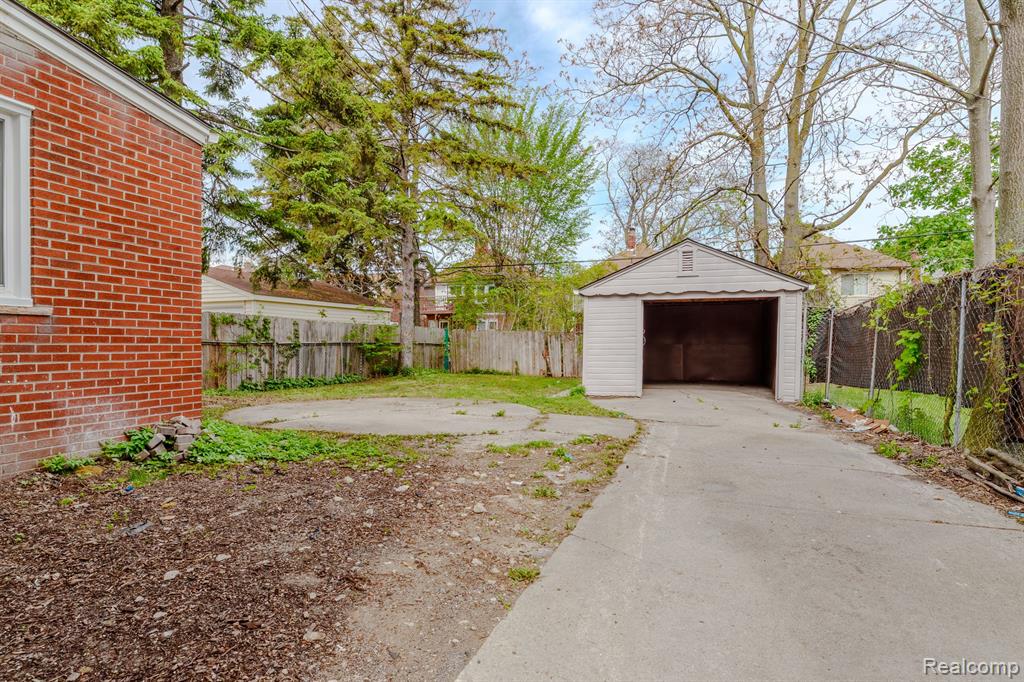 8044 E MORROW Circle, Detroit, MI 48204 — Photo 24