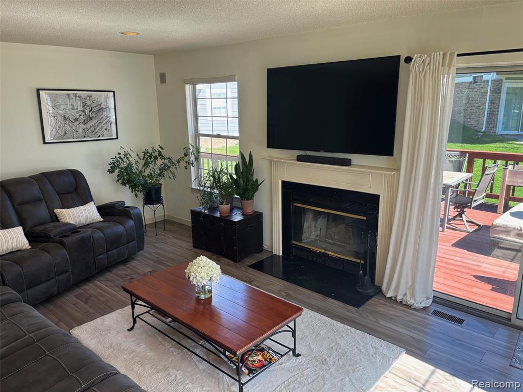 41532 Belden Circle, Novi, MI 48377 — Photo 3