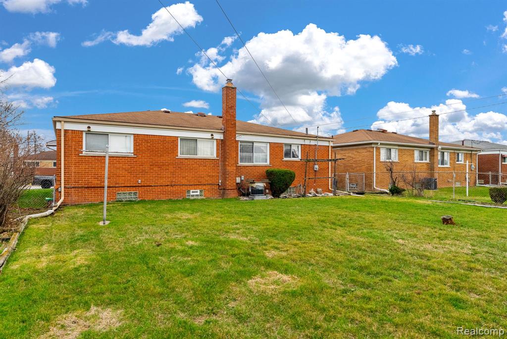 8331 Stanley Drive, Warren, MI 48093 — Photo 35