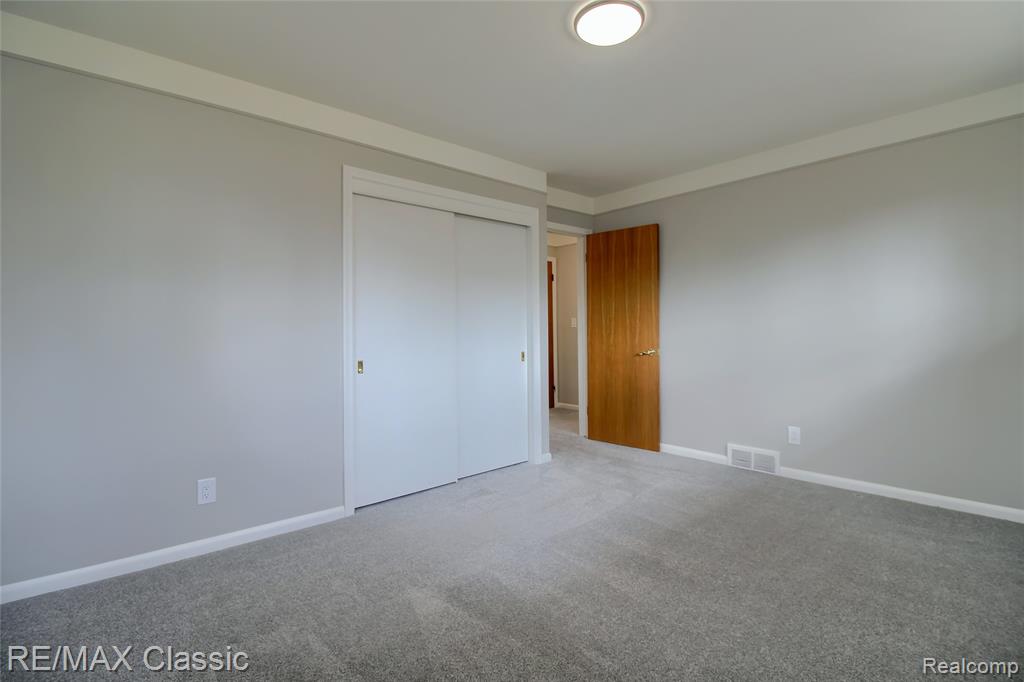 5155 Daron Lane, West Bloomfield, MI 48324 — Photo 18