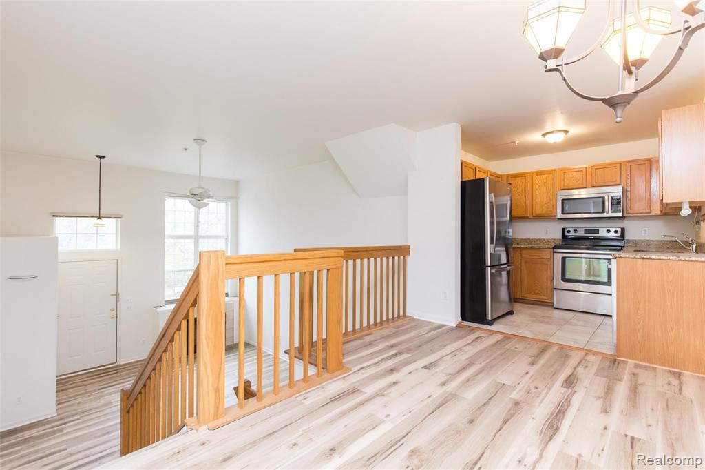 1933 LINDSAY Lane, Ann Arbor, MI 48104 — Photo 12