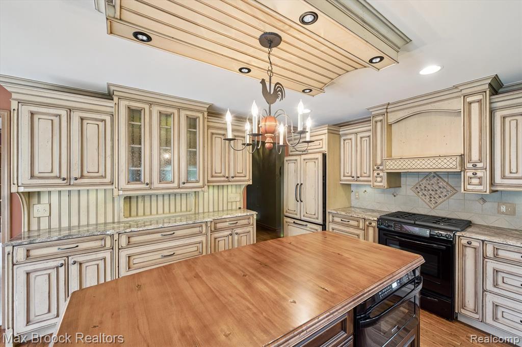 8936 Salem Farms Drive, South Lyon, MI 48178 — Photo 36
