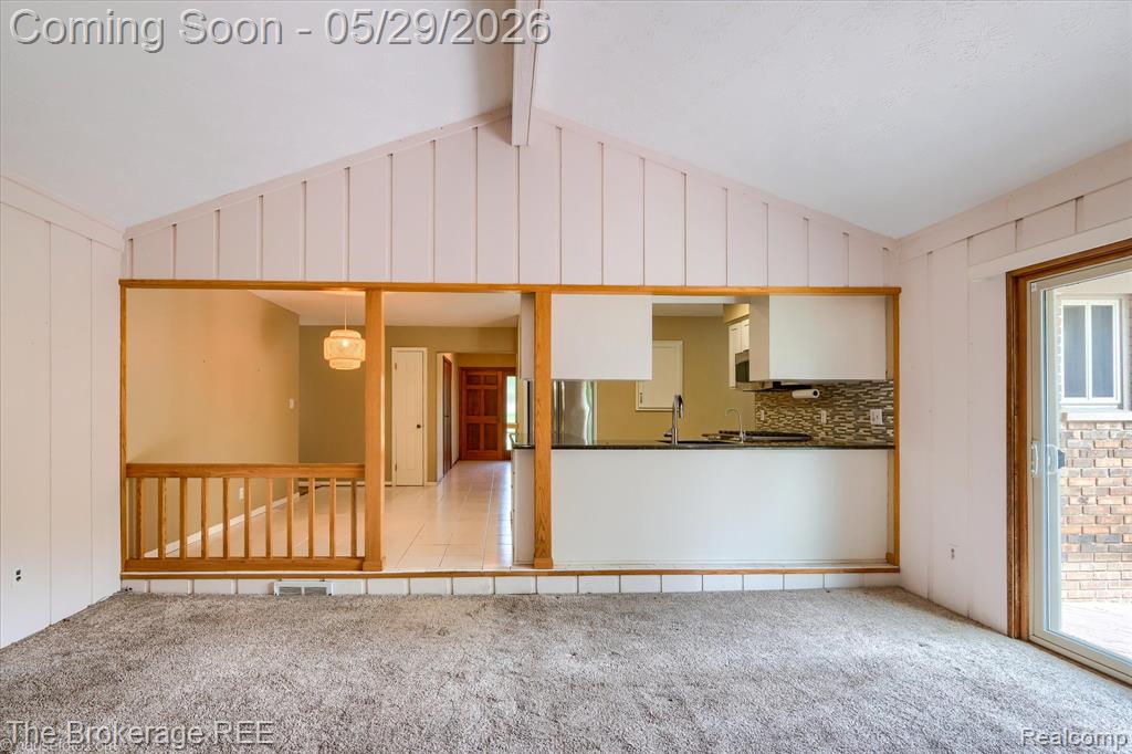 6933 Hubbard Hills Drive, Clarkston, MI 48348 — Photo 37