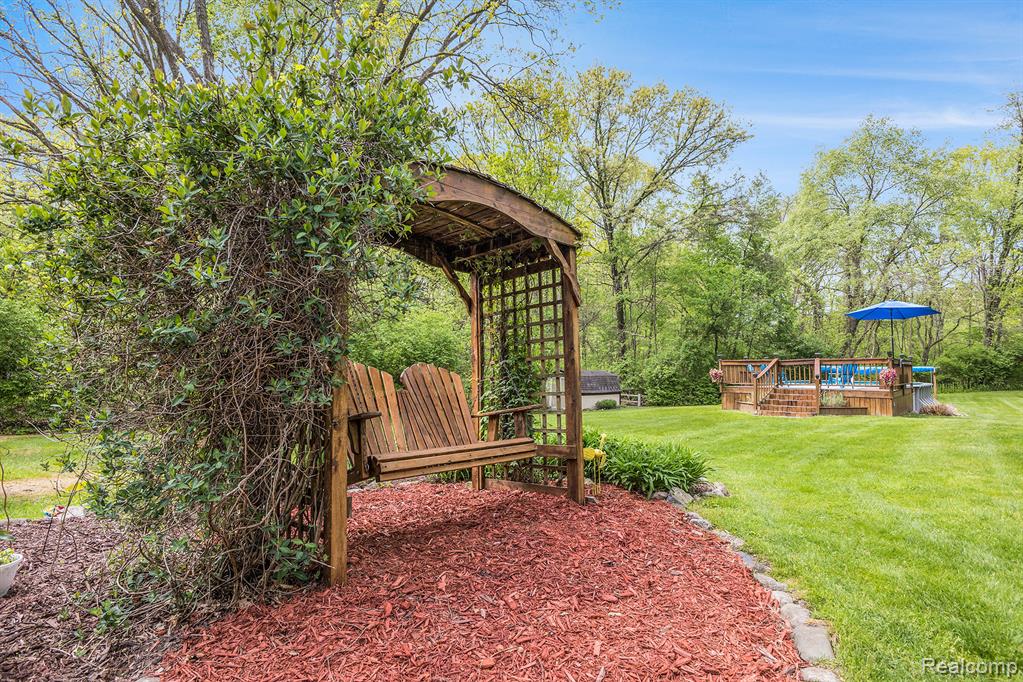 8450 Pineview Lake Drive, Linden, MI 48451 — Photo 27