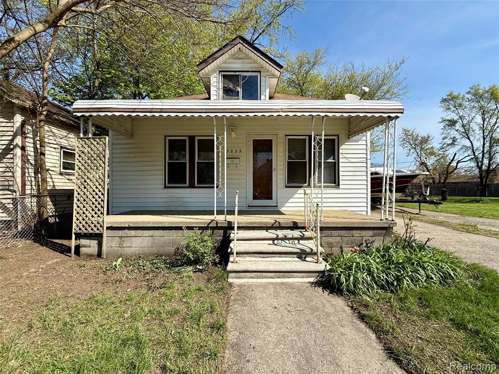 7035 Dodge Avenue, Warren, MI 48091 — front exterior