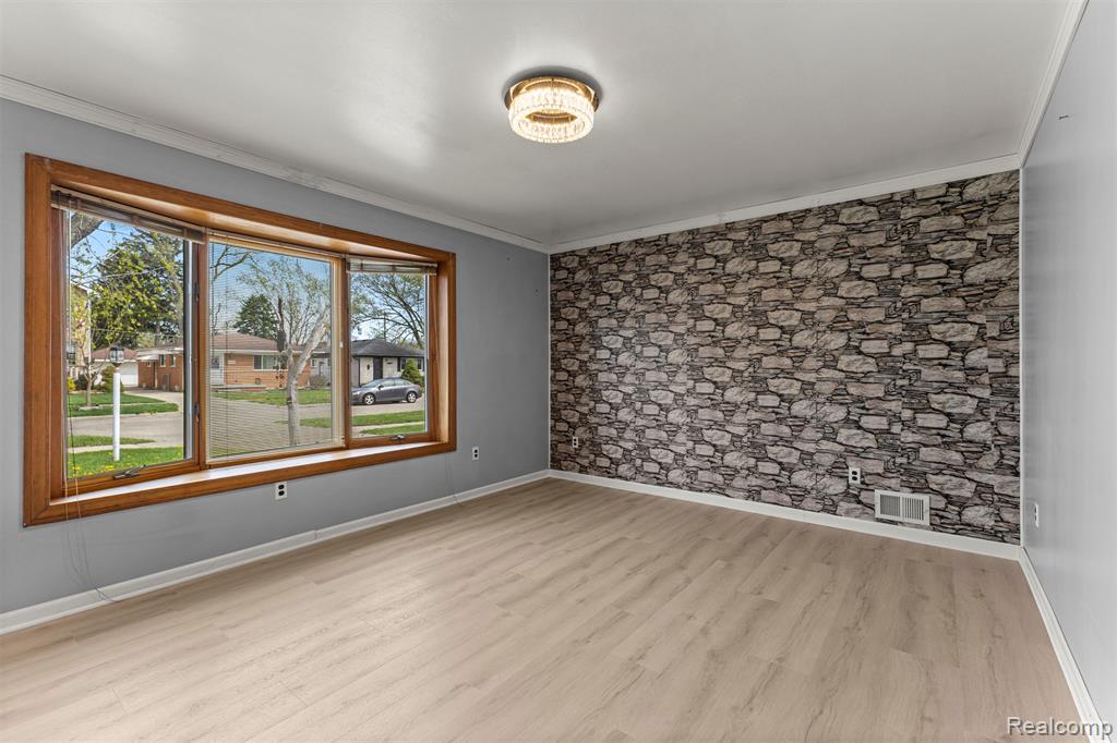 6151 Robindale Avenue, Dearborn Heights, MI 48127 — Photo 7
