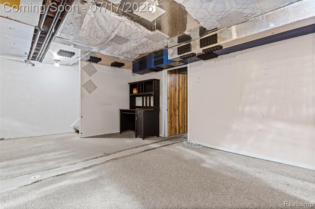 8136 Busko, Warren, MI 48093 — Photo 30