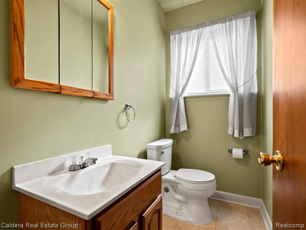 87 CARTER Drive, Troy, MI 48098 — Photo 13