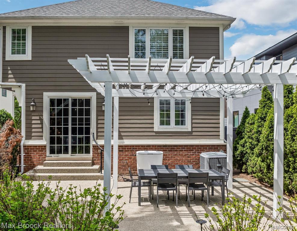 578 WOODLAND Street, Birmingham, MI 48009 — Photo 51