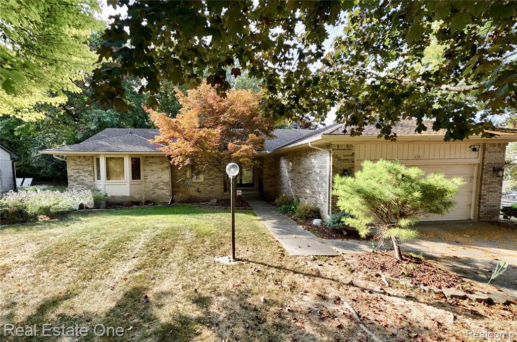 6281 Quaker Hill Drive, West Bloomfield, MI — Photo 2