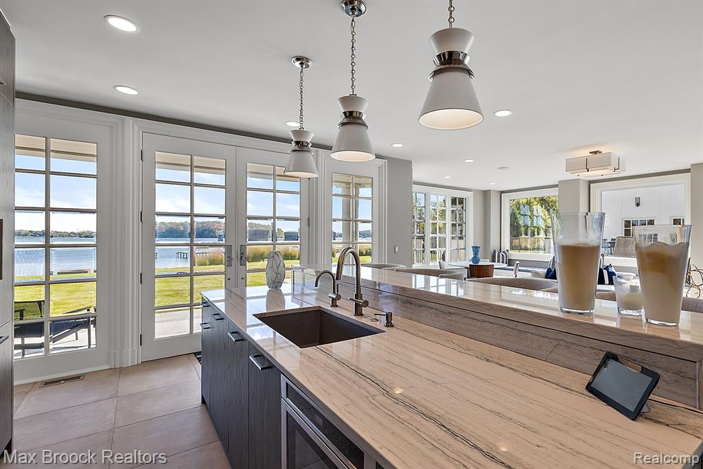 3251 W Shore Drive, Orchard Lake Village, MI 48324 — Photo 30