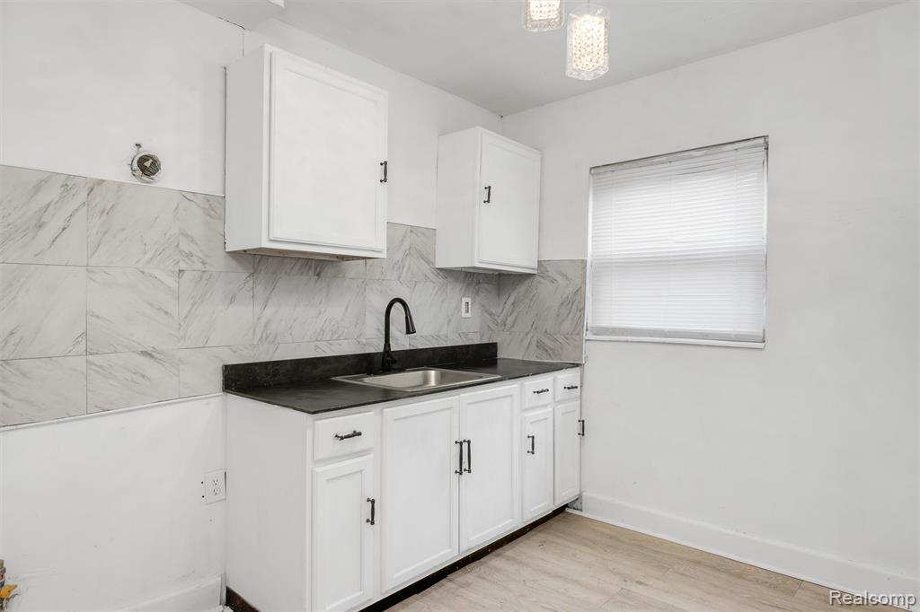 8064 Bliss Street, Detroit, MI 48234 — Photo 12