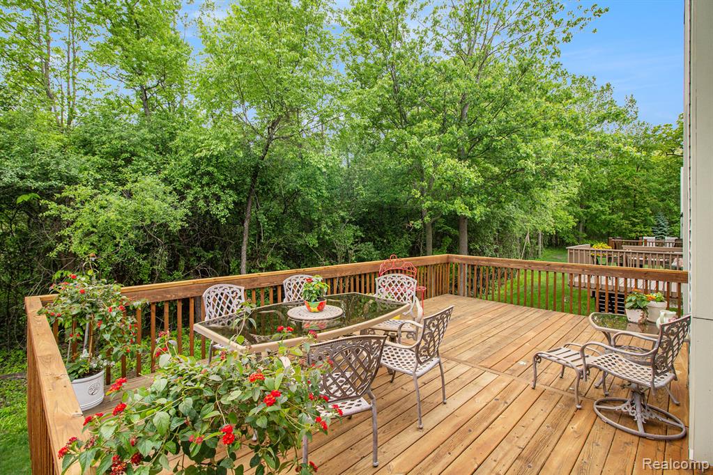 5886 Augusta Lane, Grand Blanc, MI 48439 — Photo 21