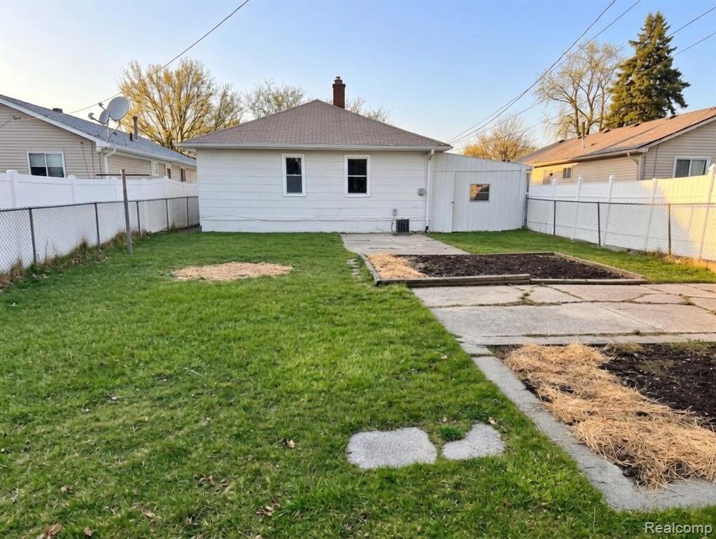 7242 Gerald Avenue, Warren, MI 48092 — Photo 13