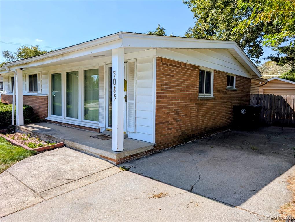 9085 Melrose Street, Livonia, MI 48150 — Photo 2