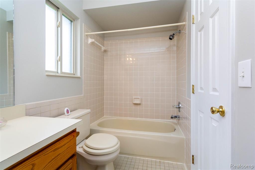 53395 Andrew Circle, New Baltimore, MI 48047 — Photo 20