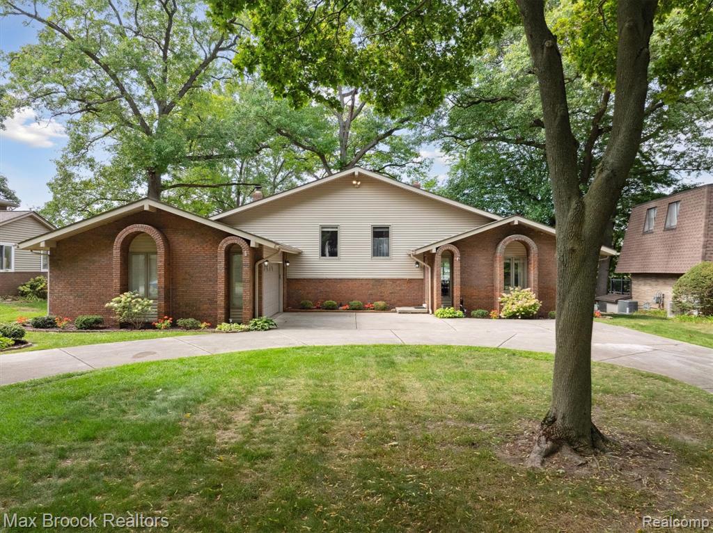 6026 Venice Drive, Commerce Twp, MI 48382 — Photo 42