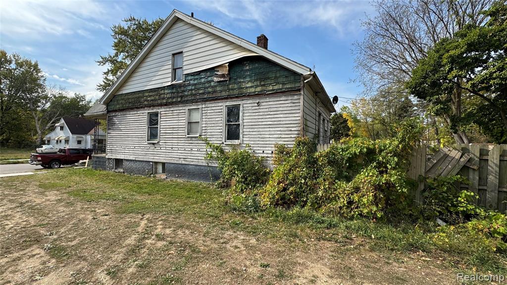 15039 Mapleridge Street - Photo 4