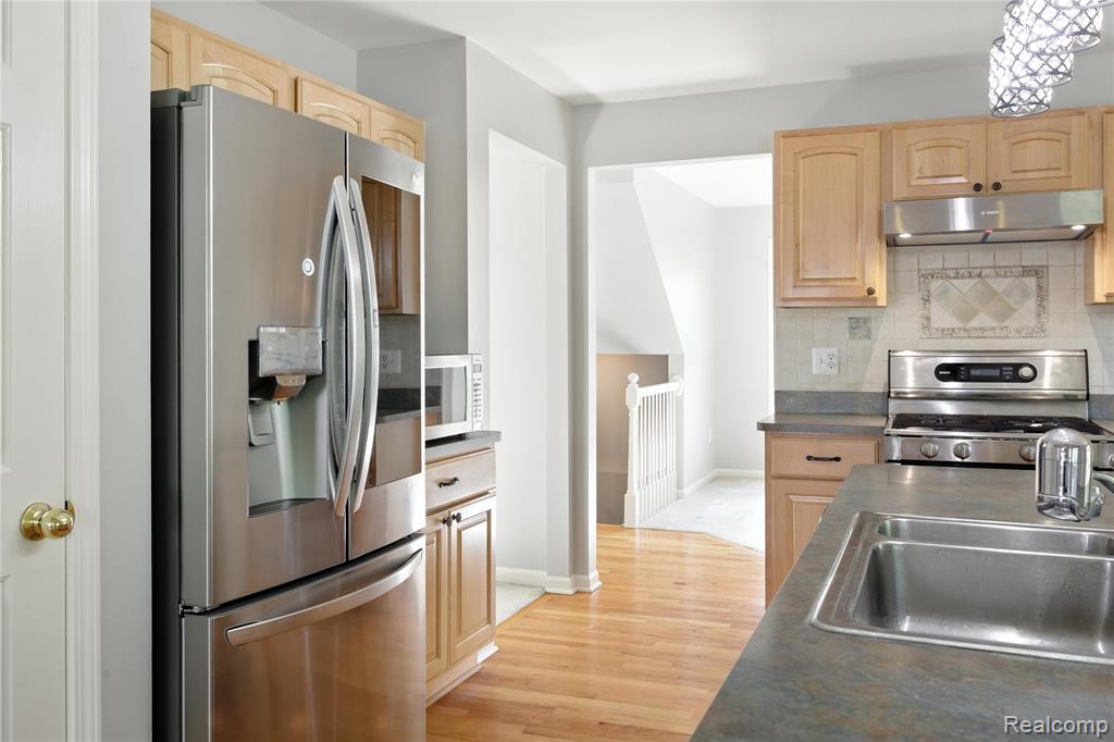 43011 Brookstone Drive, Novi, MI 48377 — Photo 22