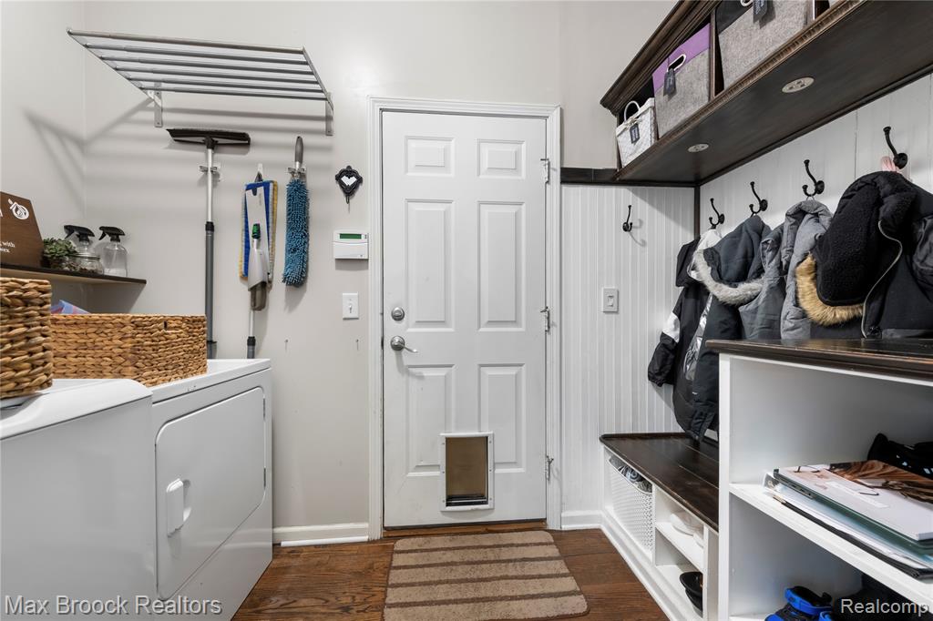 9894 High Meadow Drive, Ypsilanti, MI 48198 — Photo 17