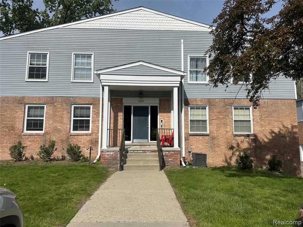 509 E University Drive, Rochester, MI 48307 — front exterior
