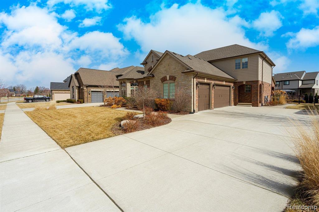 54678 BLACK HILLS Lane, Utica, MI 48316 — Photo 3